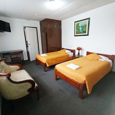 Hotel 9 De Octubre Quito Eksteriør billede