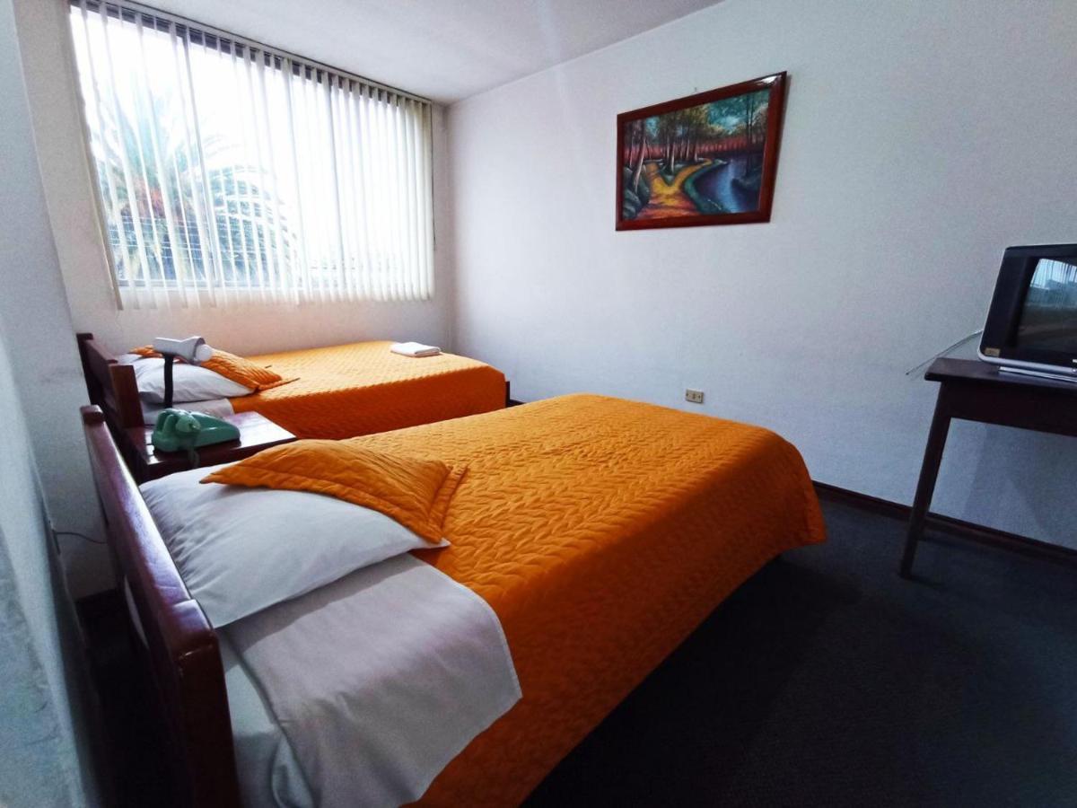 Hotel 9 De Octubre Quito Eksteriør billede