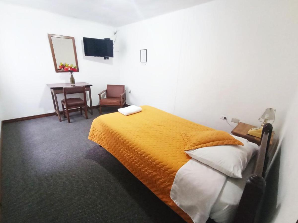 Hotel 9 De Octubre Quito Eksteriør billede